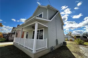 42 E Wilson St, Struthers, OH 44471 - Photo 3