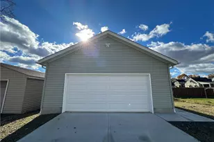 42 E Wilson St, Struthers, OH 44471 - Photo 5