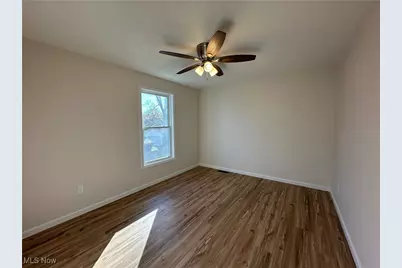 42 E Wilson Street, Struthers, OH 44471 - Photo 15