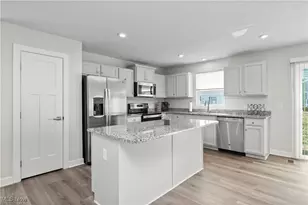 122 Eagle Cir, Amherst, OH 44001 - Photo 11