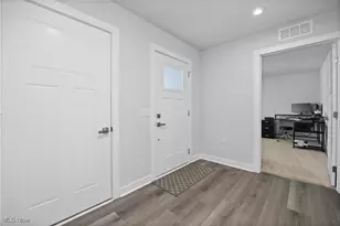 122 Eagle Cir, Amherst, OH 44001 - Photo 17