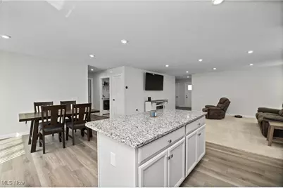 122 Eagle Circle, Amherst, OH 44001 - Photo 9