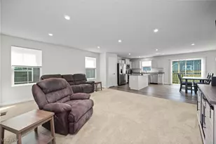 122 Eagle Cir, Amherst, OH 44001 - Photo 7