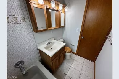 1648 Douglas Road, Wickliffe, OH 44092 - Photo 11