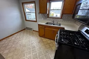 1648 Douglas Rd, Wickliffe, OH 44092 - Photo 13