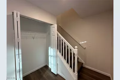 210 Granada Avenue, Youngstown, OH 44504 - Photo 7