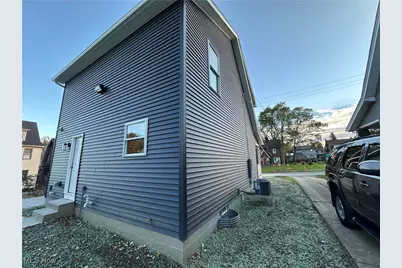 210 Granada Avenue, Youngstown, OH 44504 - Photo 3