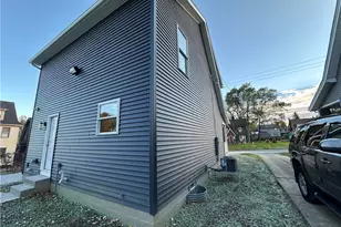 210 Granada Ave, Youngstown, OH 44504 - Photo 3