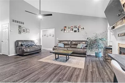 3917 Cayugas Drive, Akron, OH 44319 - Photo 7