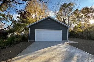 215 Upland Ave, Youngstown, OH 44504 - Photo 5