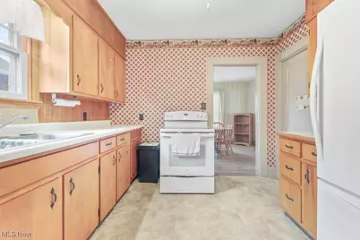 2195 Blenheim Avenue, Alliance, OH 44601 - Photo 5