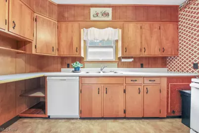 2195 Blenheim Avenue, Alliance, OH 44601 - Photo 3