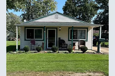 212 Lennox Avenue NW, Massillon, OH 44646 - Photo 1
