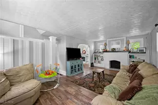 910 Bye St, Akron, OH 44320 - Photo 3