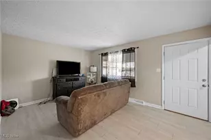 604-606 Gibbs Rd, Akron, OH 44312 - Photo 3