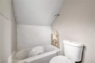 7408 Wentworth Ave, Loveland, OH 44102 - Photo 17