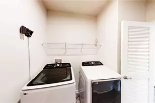 1240 Fountain View St NE, Canton, OH 44721 - Photo 9