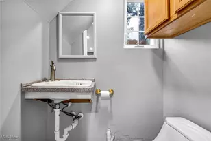 1552 E 254th St, Euclid, OH 44117 - Photo 15