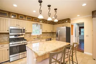 185 N Bissell Rd, Aurora, OH 44202 - Photo 5