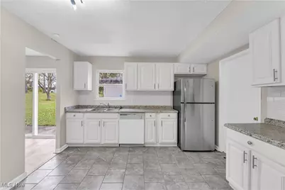 5807 Kimberly Drive, Huber Heights, OH 44146 - Photo 7