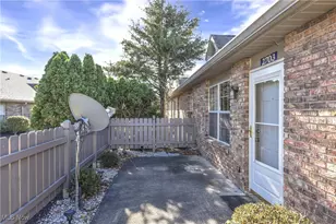 2703 Shakespeare Ln, Avon, OH 44011 - Photo 7