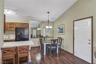 2703 Shakespeare Ln, Avon, OH 44011 - Photo 3