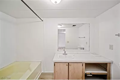 3583 Austin Drive #94, Geneva, OH 44041 - Photo 9