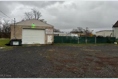 3912 Mahoning Road NE, Canton, OH 44705 - Photo 1