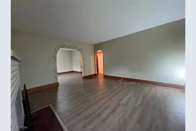 1855 W 17th Street SW, Akron, OH 44314 - Photo 5