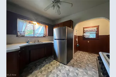 1855 W 17th Street SW, Akron, OH 44314 - Photo 9