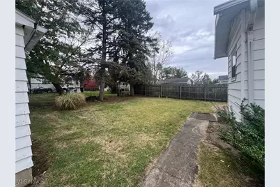 1855 W 17th Street SW, Akron, OH 44314 - Photo 17