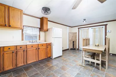 20413 Terrace Drive E, Wellsville, OH 43968 - Photo 11