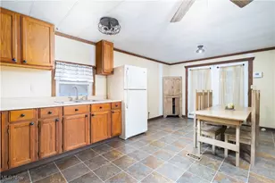 20413 Terrace Dr E, Wellsville, OH 43968 - Photo 11