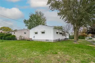 860 Sutherland Ave, Akron, OH 44314 - Photo 29