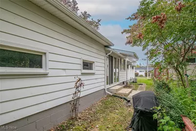 860 Sutherland Avenue, Akron, OH 44314 - Photo 33