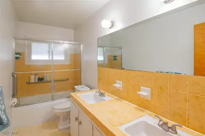 860 Sutherland Avenue, Akron, OH 44314 - Photo 19