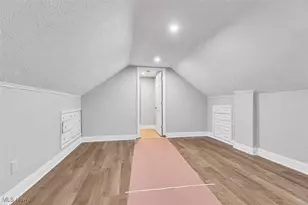 1554 E 221st St, Euclid, OH 44117 - Photo 11