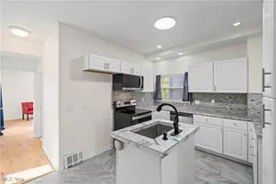 366 Oberlin Ave, Lorain, OH 44052 - Photo 15