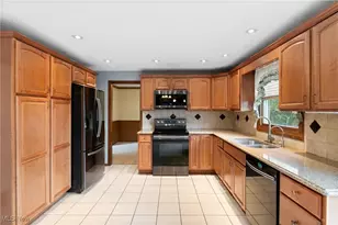 8835 Blitzen Rd NW, North Canton, OH 44720 - Photo 13