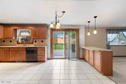 8835 Blitzen Road NW, North Canton, OH 44720 - Photo 11