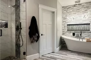 1002 Chestnut Cir SE, Warren, OH 44484 - Photo 31