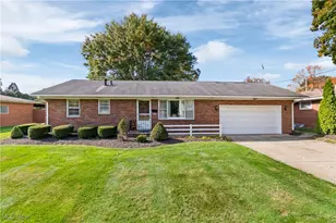 404 31st St SW, Barberton, OH 44203 - Photo 1