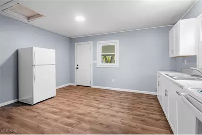 2012 Endrow Avenue NE, Canton, OH 44705 - Photo 9