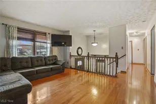 2063 Woodland Trace, Youngstown, OH 44515 - Photo 5