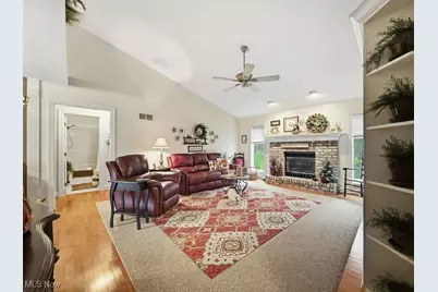 100 Clearwater Cove S, Austintown, OH 44515 - Photo 5