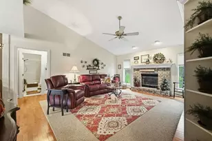 100 Clearwater Cove S, Austintown, OH 44515 - Photo 5