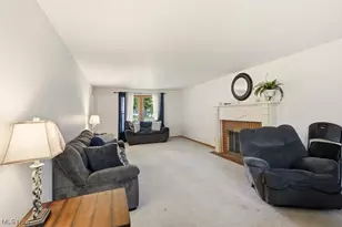 462 Pickwick Ln, Tallmadge, OH 44278 - Photo 5