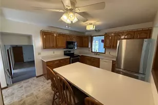 1720 Buena Vista Dr, Coshocton, OH 43812 - Photo 7