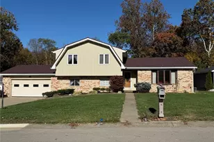 1720 Buena Vista Dr, Coshocton, OH 43812 - Photo 1