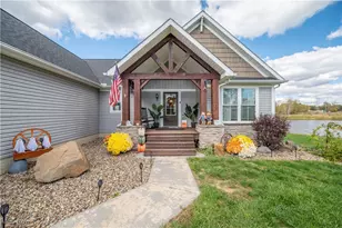 520 S Newton Falls Rd, Diamond, OH 44412 - Photo 5